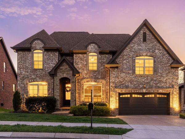 611 Southshore Pt, Mount Juliet, TN 37122