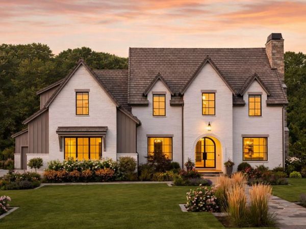 2 Pace Rd, Clarksville, TN 37043