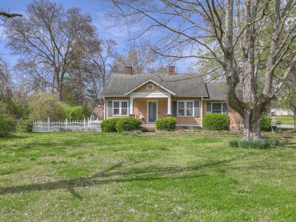 7114 Old Harding Pike, Nashville, TN 37221
