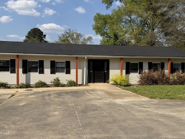 818 Marion Boulevard, Forest, MS 39074