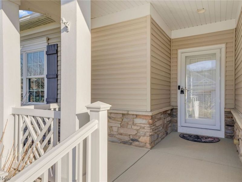 8195 Manor Gate Way, Mentor, OH 44060 Photo 3