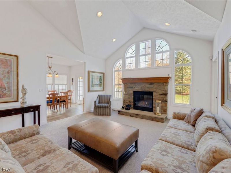 8195 Manor Gate Way, Mentor, OH 44060 Photo 6