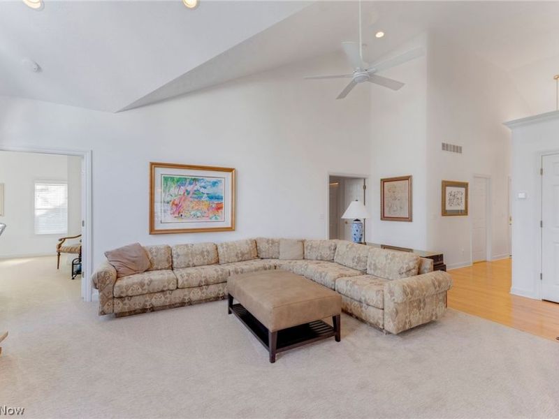 8195 Manor Gate Way, Mentor, OH 44060 Photo 8