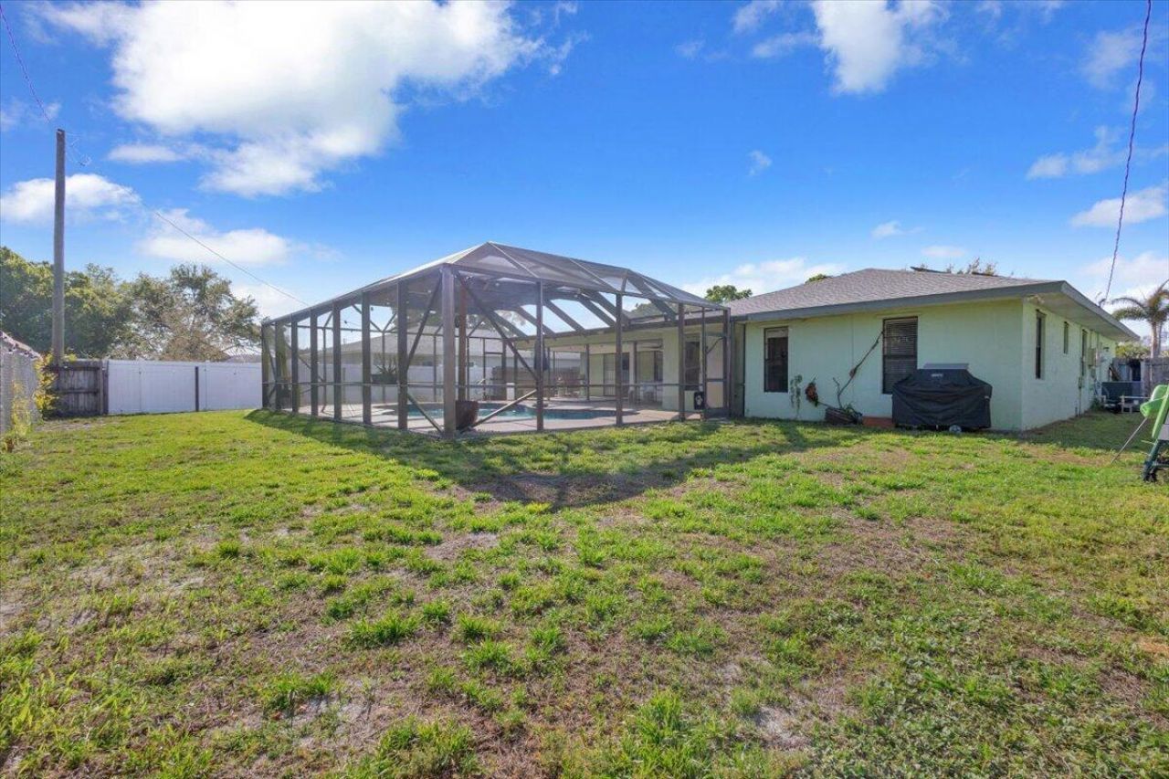 879 SE Carnival Avenue, Port Saint Lucie, FL 34983 Photo
