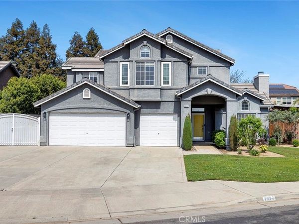 1977 Goshen Avenue, Clovis, CA 93611