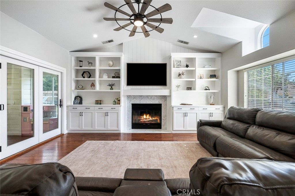 1977 Goshen Avenue, Clovis, CA 93611 Main Photo