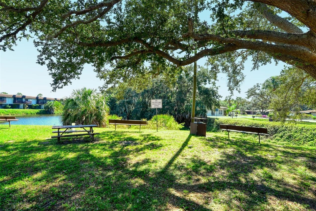 3310 Ramblewood Place , Sarasota, FL 34237 Photo