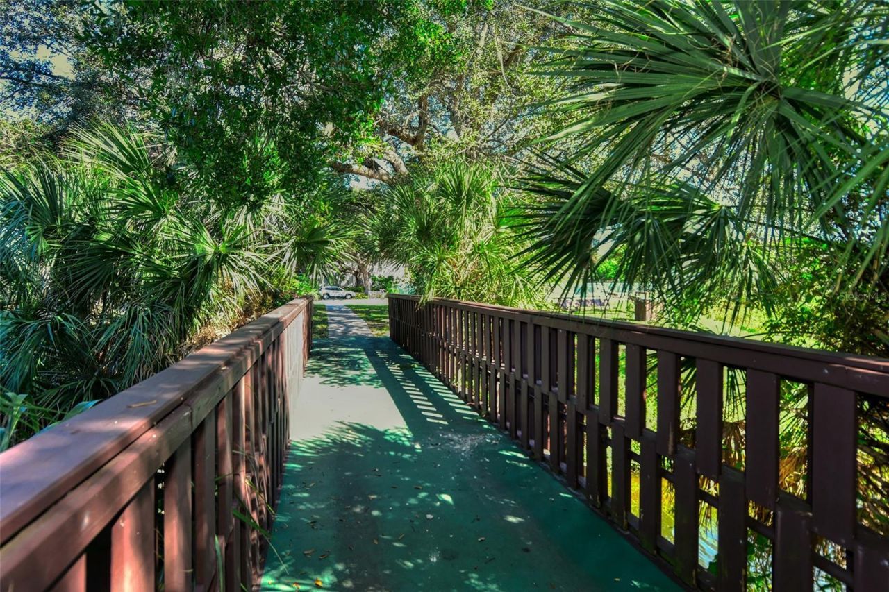 3310 Ramblewood Place , Sarasota, FL 34237 Photo