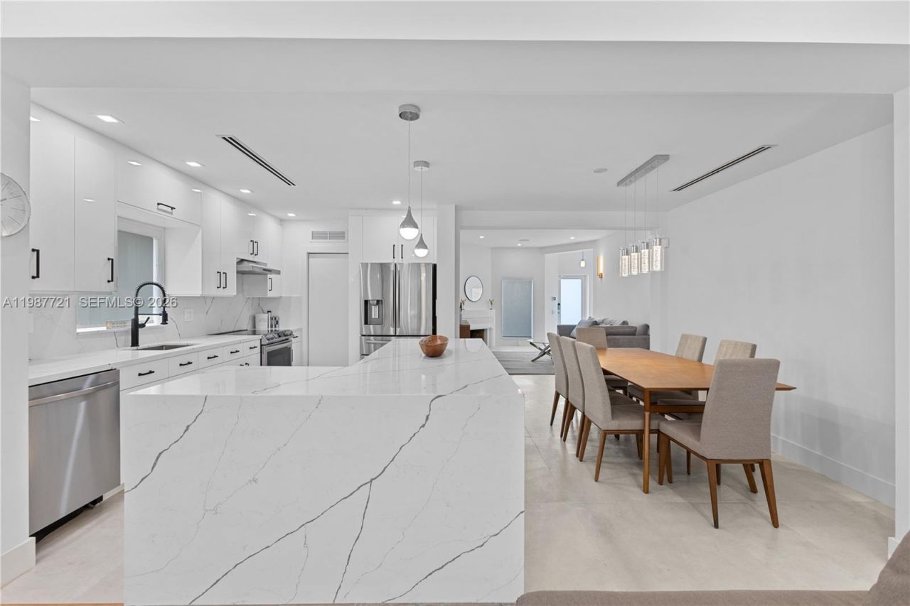 8926 Emerson Ave , Surfside, FL 33154 Photo