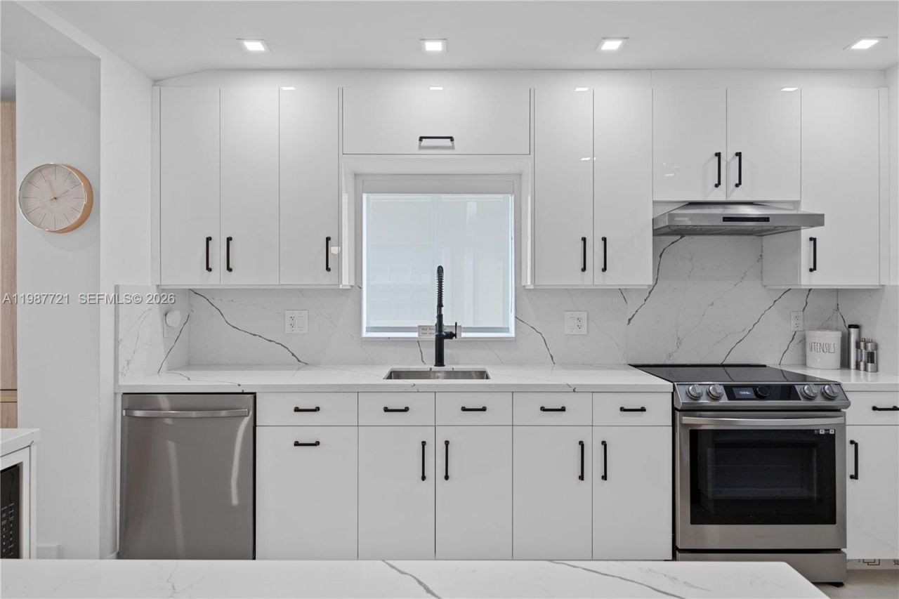 8926 Emerson Ave , Surfside, FL 33154 Photo