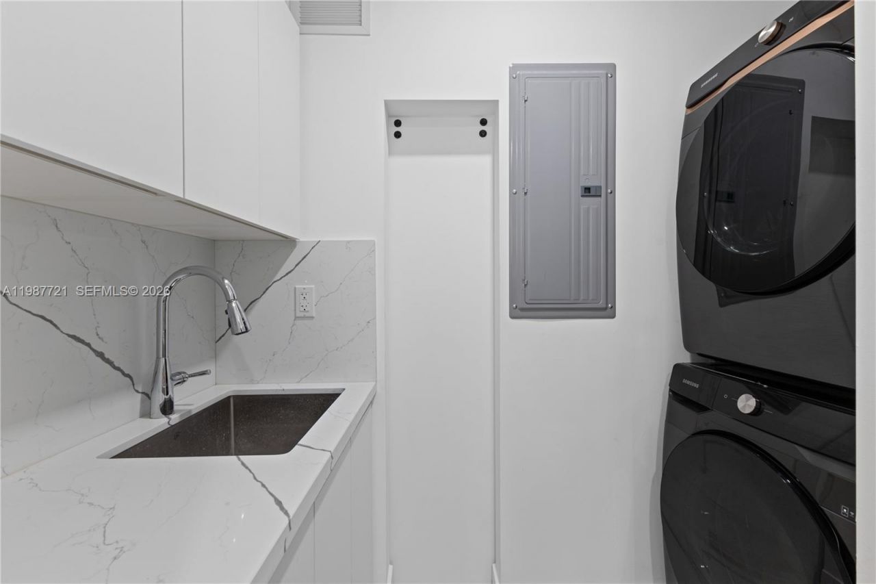 8926 Emerson Ave , Surfside, FL 33154 Photo