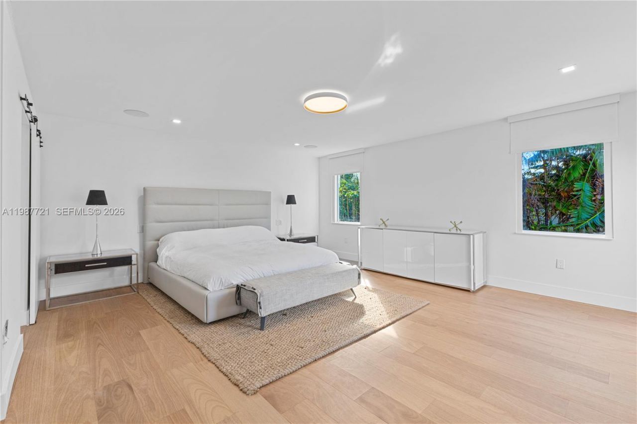 8926 Emerson Ave , Surfside, FL 33154 Photo