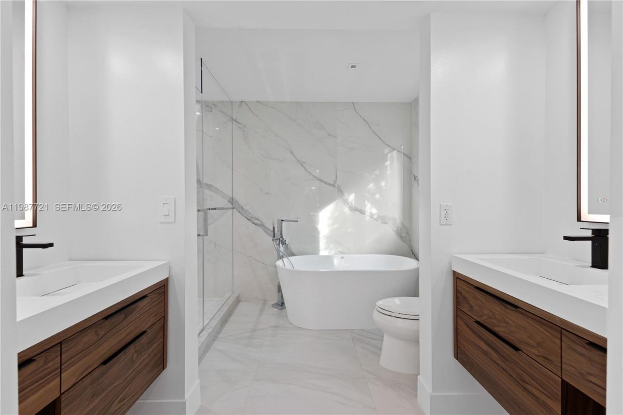 8926 Emerson Ave , Surfside, FL 33154 Photo