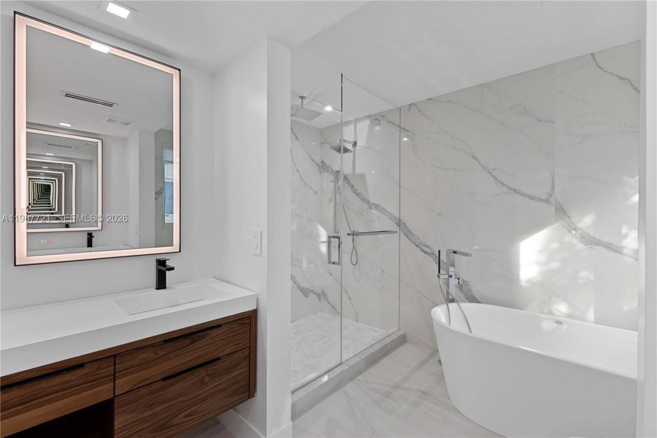 8926 Emerson Ave , Surfside, FL 33154 Photo