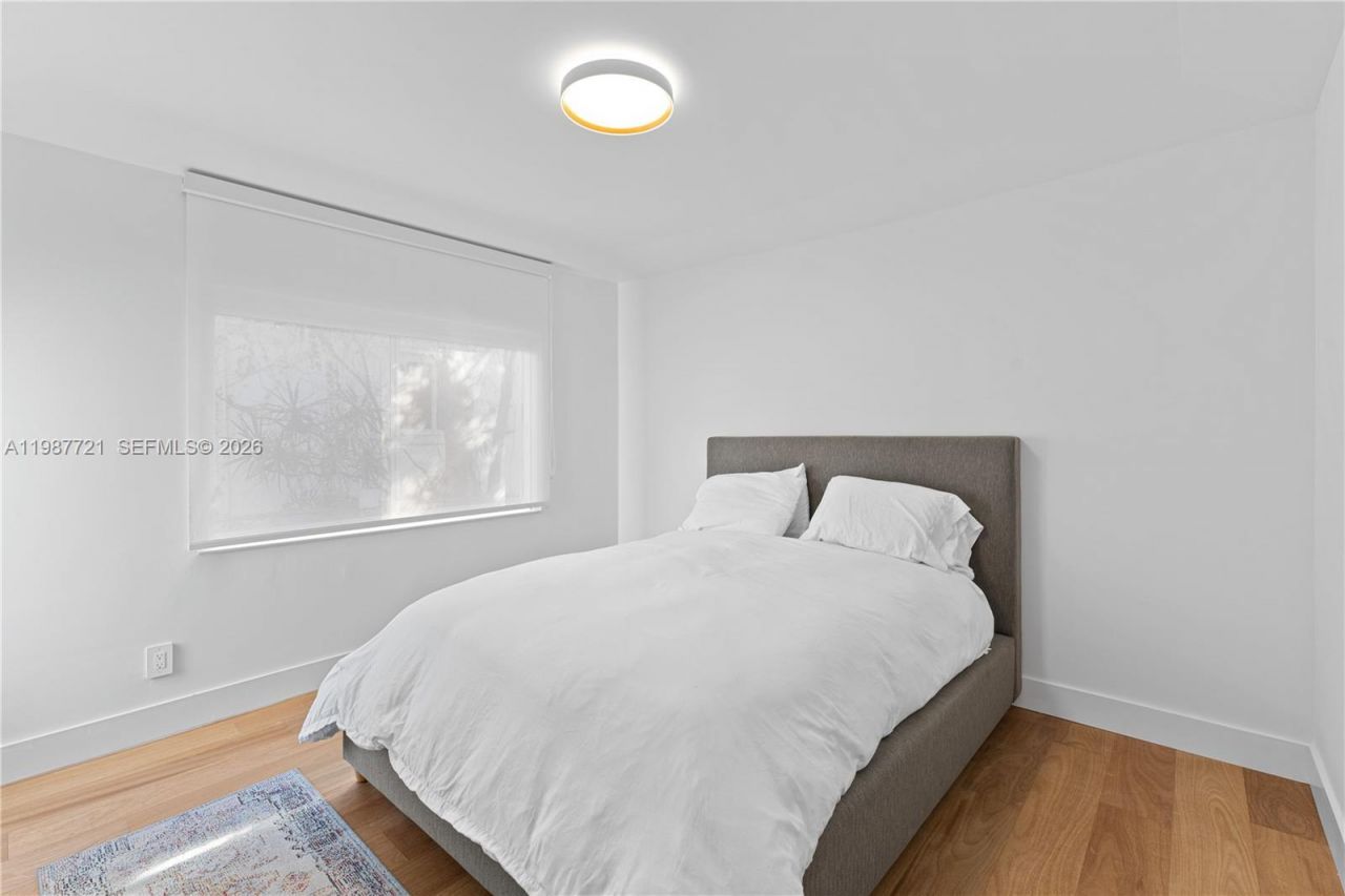 8926 Emerson Ave , Surfside, FL 33154 Photo