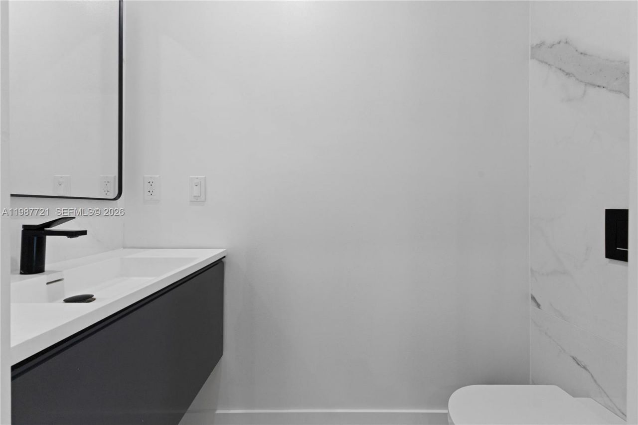 8926 Emerson Ave , Surfside, FL 33154 Photo