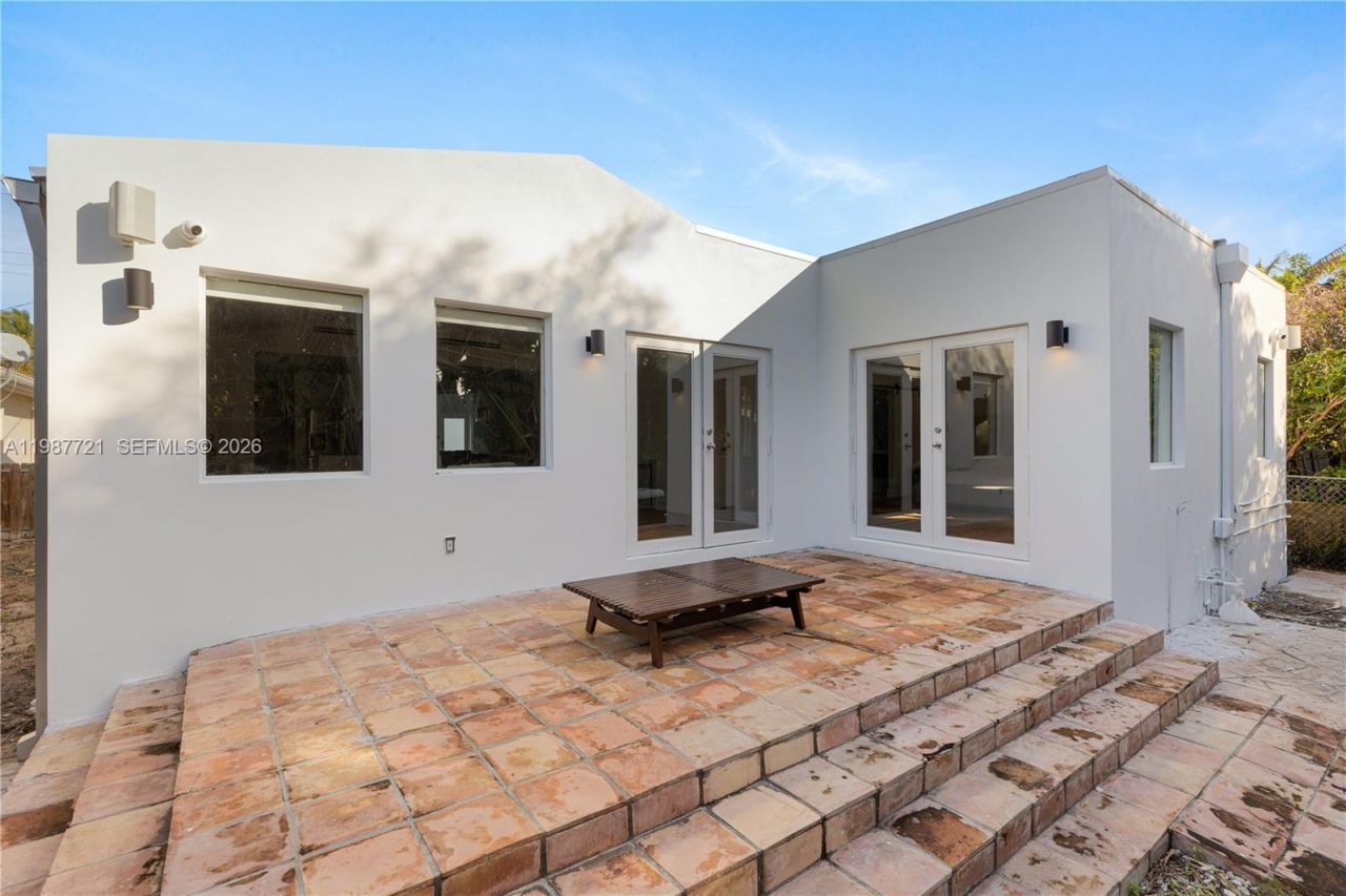 8926 Emerson Ave , Surfside, FL 33154 Photo