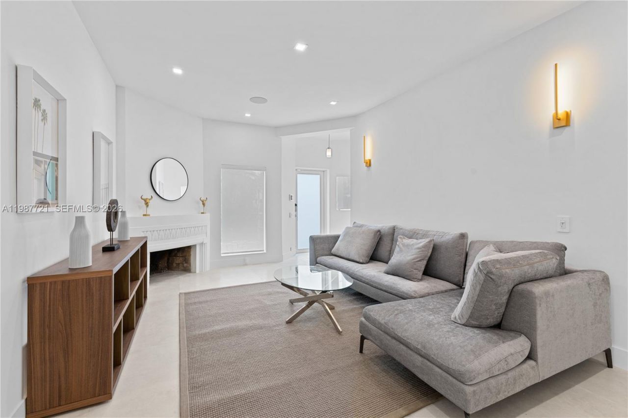 8926 Emerson Ave , Surfside, FL 33154 Photo