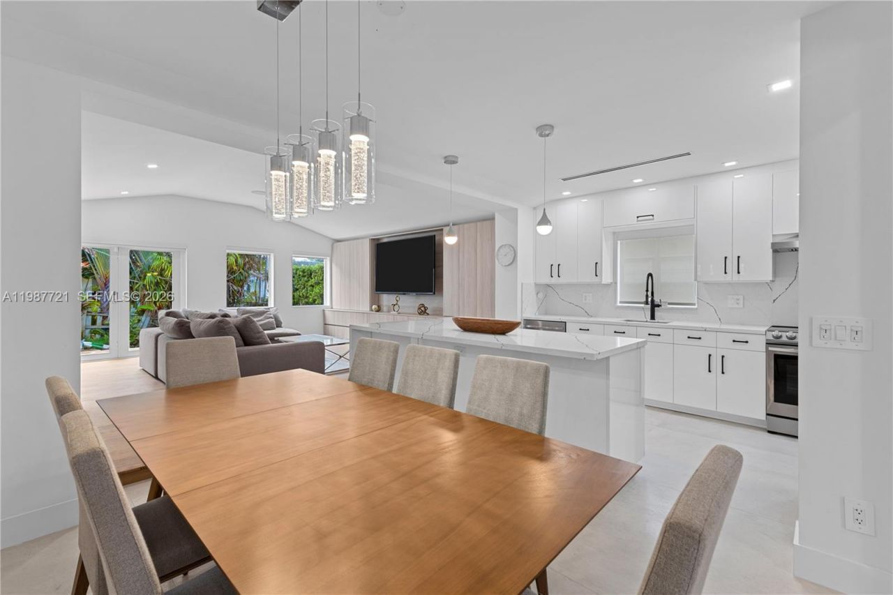 8926 Emerson Ave , Surfside, FL 33154 Photo