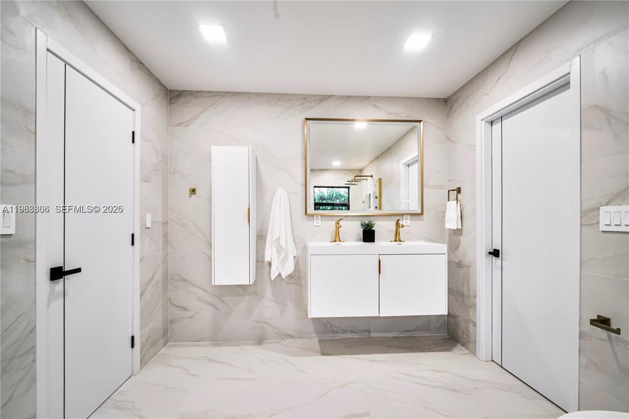 5561 NE 28th Ave, Fort Lauderdale, FL 33308 Photo