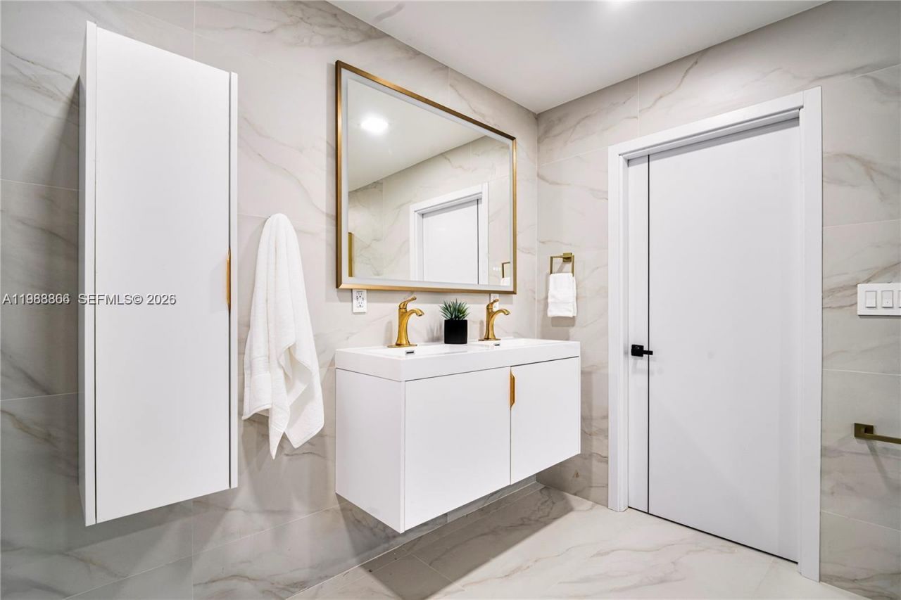 5561 NE 28th Ave, Fort Lauderdale, FL 33308 Photo