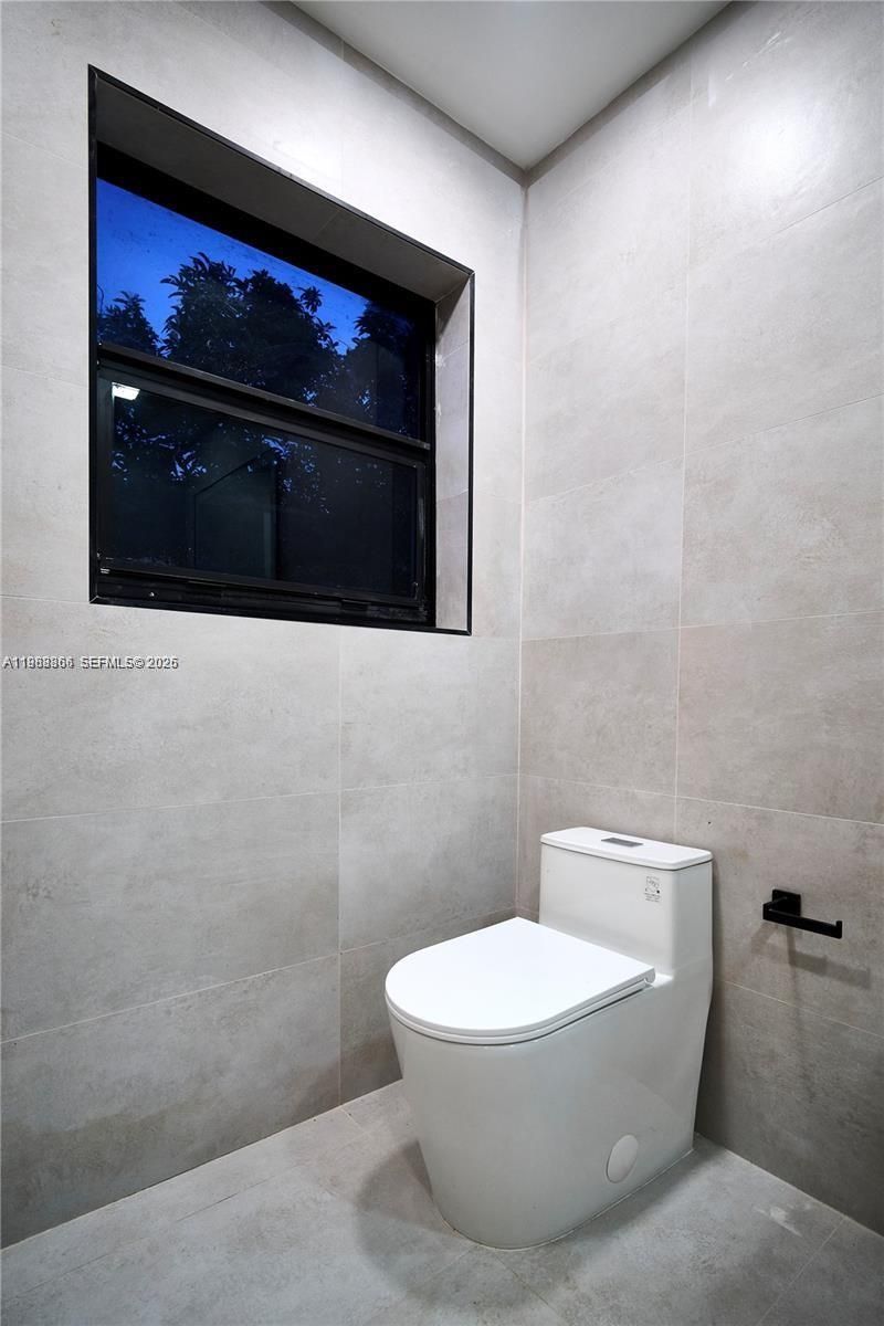 5561 NE 28th Ave, Fort Lauderdale, FL 33308 Photo