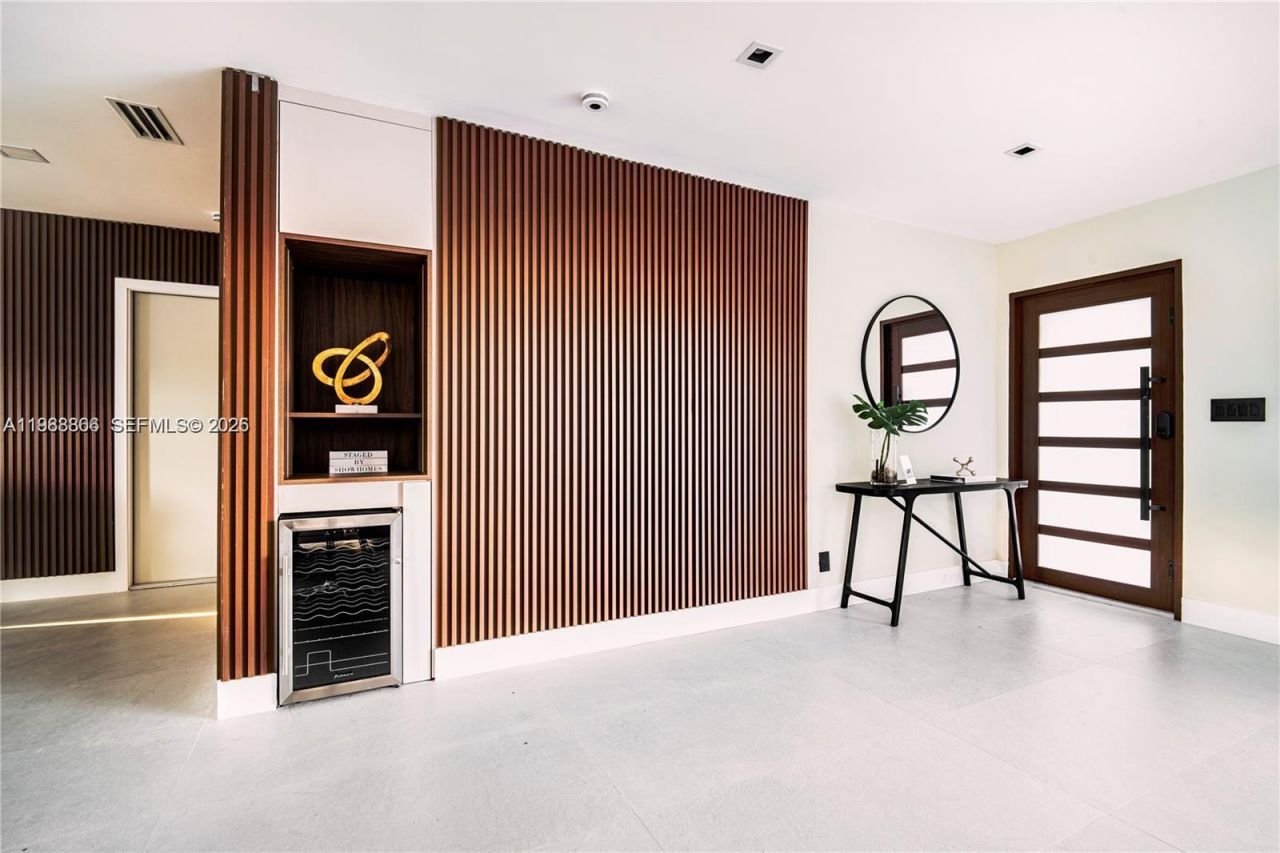 5561 NE 28th Ave , Fort Lauderdale, FL 33308 Photo