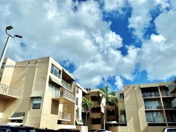 10801 SW 109th Ct, Unit D103, Miami, FL 33176