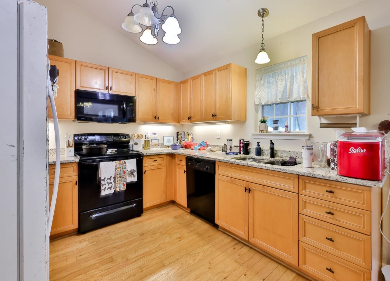 525 Carolina Woods Dr.  Photo 7