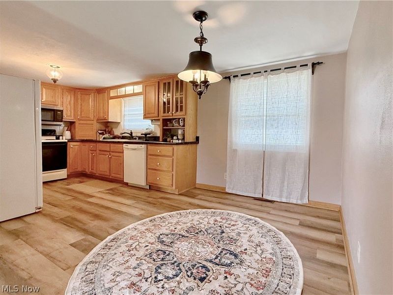 282 N Meadowlark Drive, Williamstown, WV 26187 Photo 15