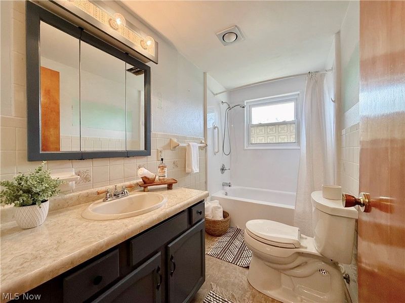 282 N Meadowlark Drive, Williamstown, WV 26187 Photo 18