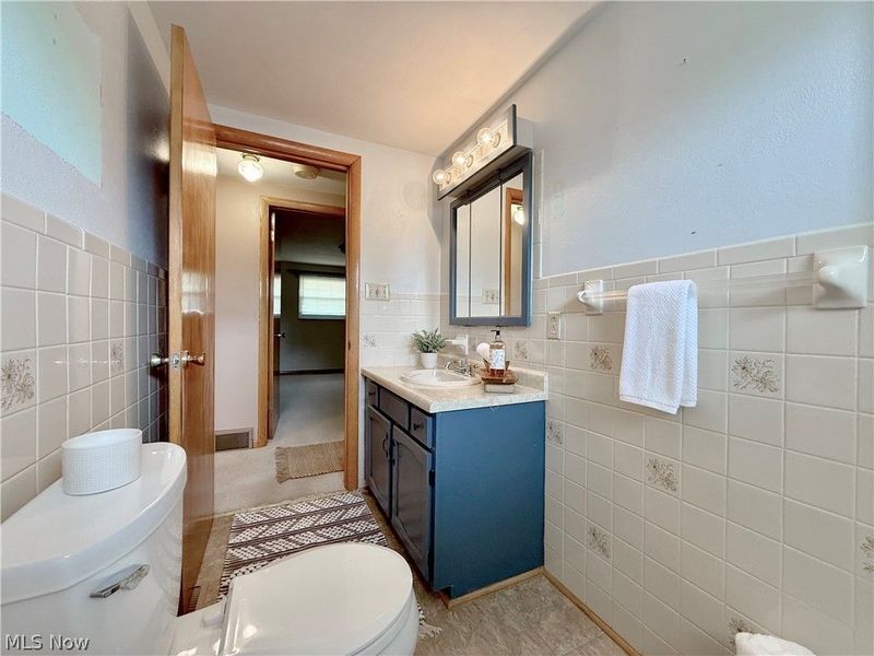 282 N Meadowlark Drive, Williamstown, WV 26187 Photo 19