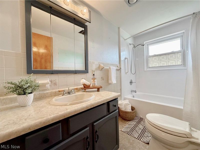 282 N Meadowlark Drive, Williamstown, WV 26187 Photo 20