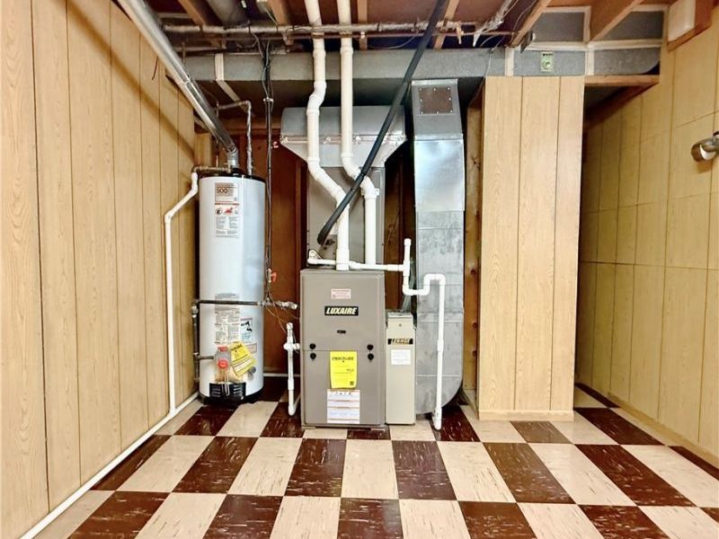 282 N Meadowlark Drive, Williamstown, WV 26187 Photo 30