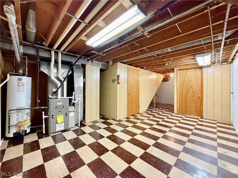 282 N Meadowlark Drive, Williamstown, WV 26187 Photo 32