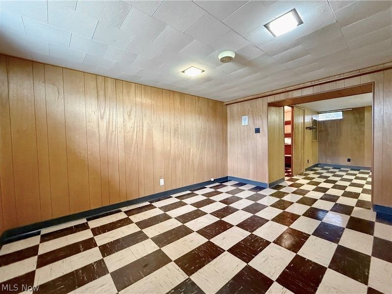 282 N Meadowlark Drive, Williamstown, WV 26187 Photo 33