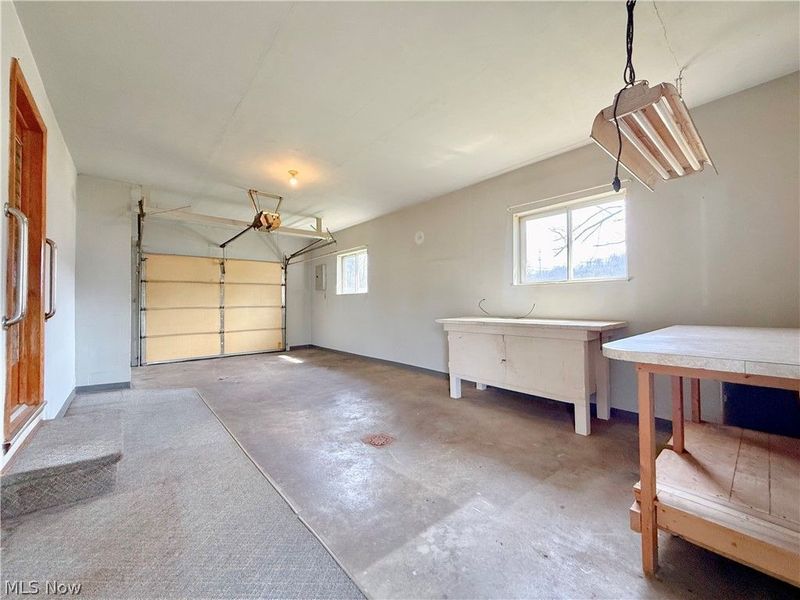 282 N Meadowlark Drive, Williamstown, WV 26187 Photo 37