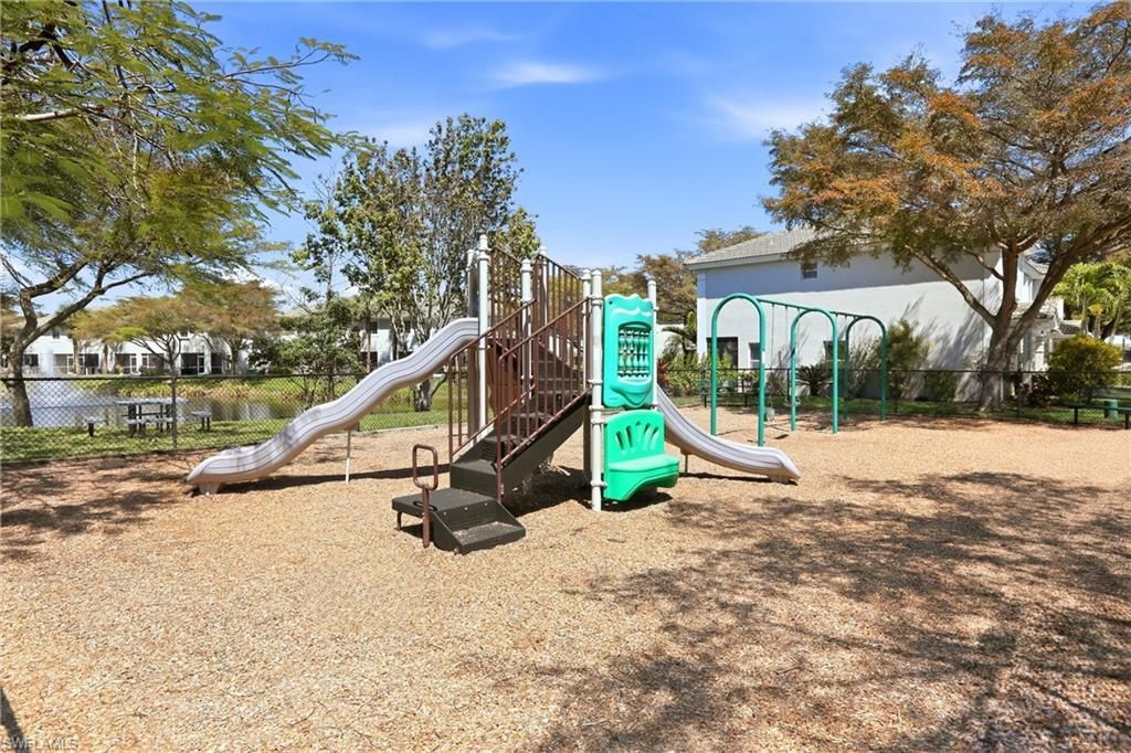 8234 Pacific Beach Dr, Fort Myers, FL 33966 Photo