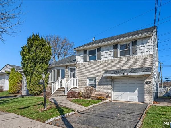 24 Carolyn Road, BELLEVILLE, NJ 07109