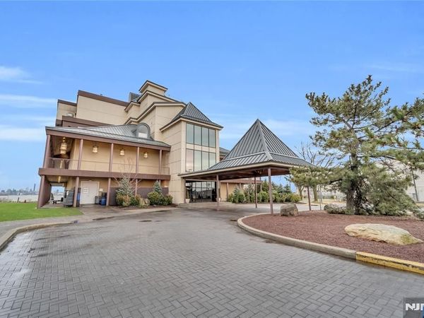 101 Shearwater Court 25, Unit 25, JERSEY CITY, NJ 07305