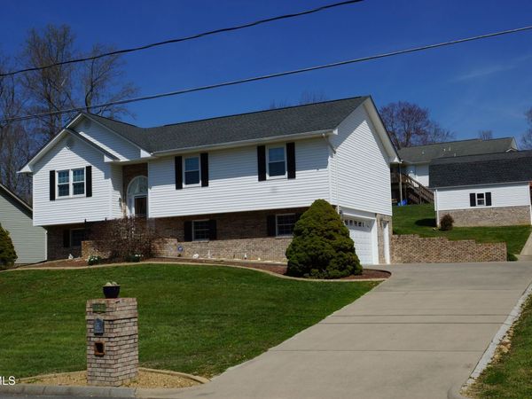 128 Meadow Springs Lane, Mount Carmel, TN 37645