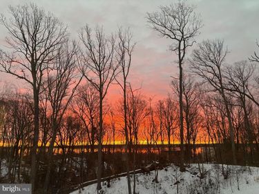 18320 MOSS GARDEN ROAD, DUMFRIES, VA 22026