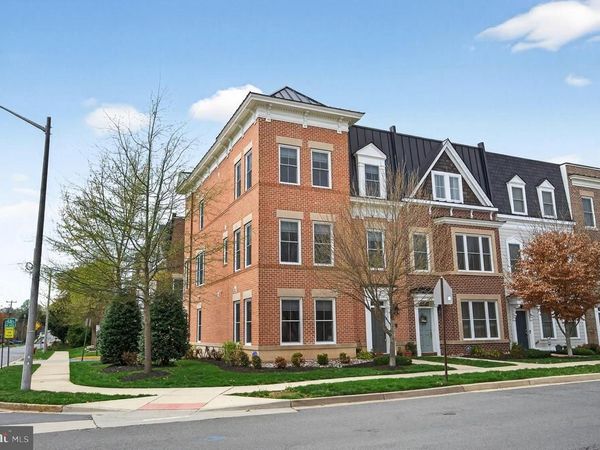 151 CENTER S, Unit 1, VIENNA, VA 22180