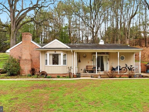 350 GREEN VALLEY ROAD, YORK, PA 17403