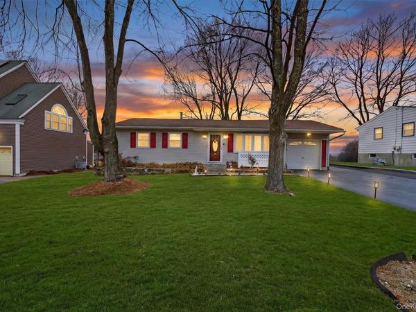 18 Cardinal Drive , Poughkeepsie, NY 12601