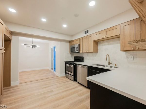 3940 Visby Lane , Las Vegas, NV 89119