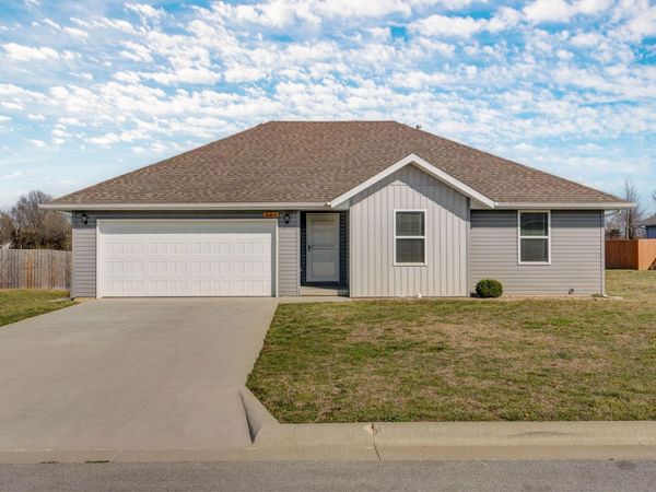 500 Ethan Avenue, Republic, MO 65738