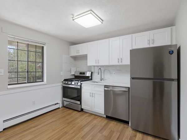 30 Colonial Dr, Unit 5A, Andover, MA 01810