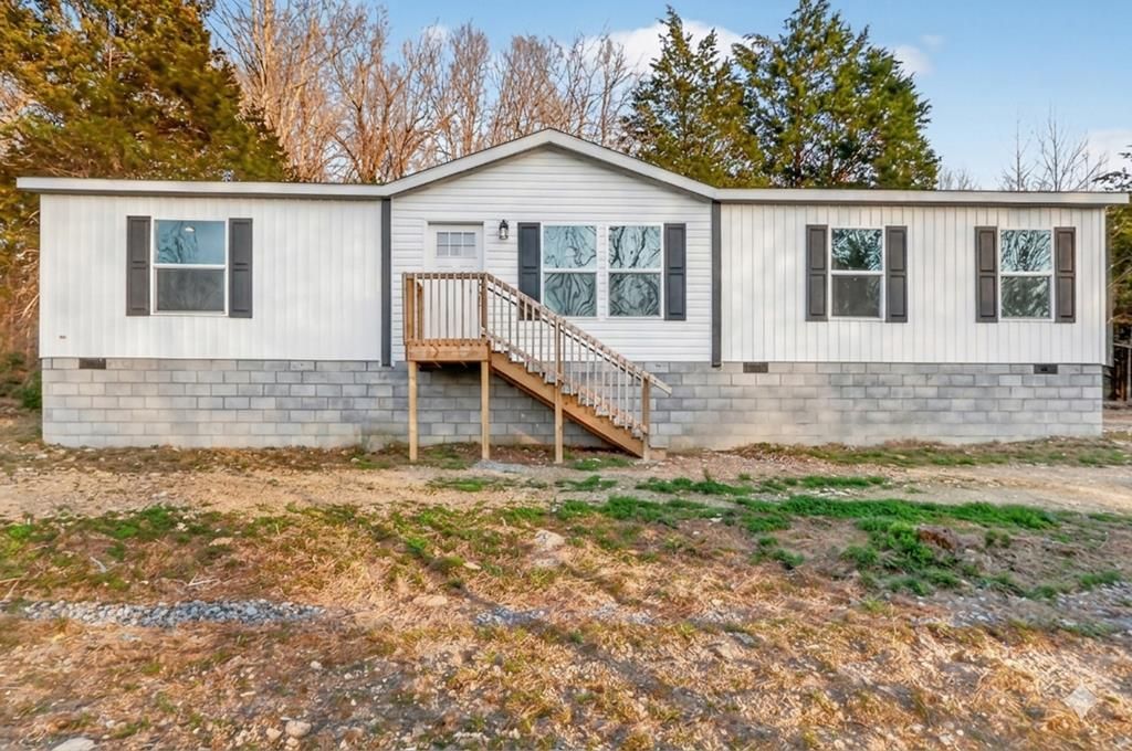 2176 Fairfield Rd, Westmoreland, TN 37186 Main Photo