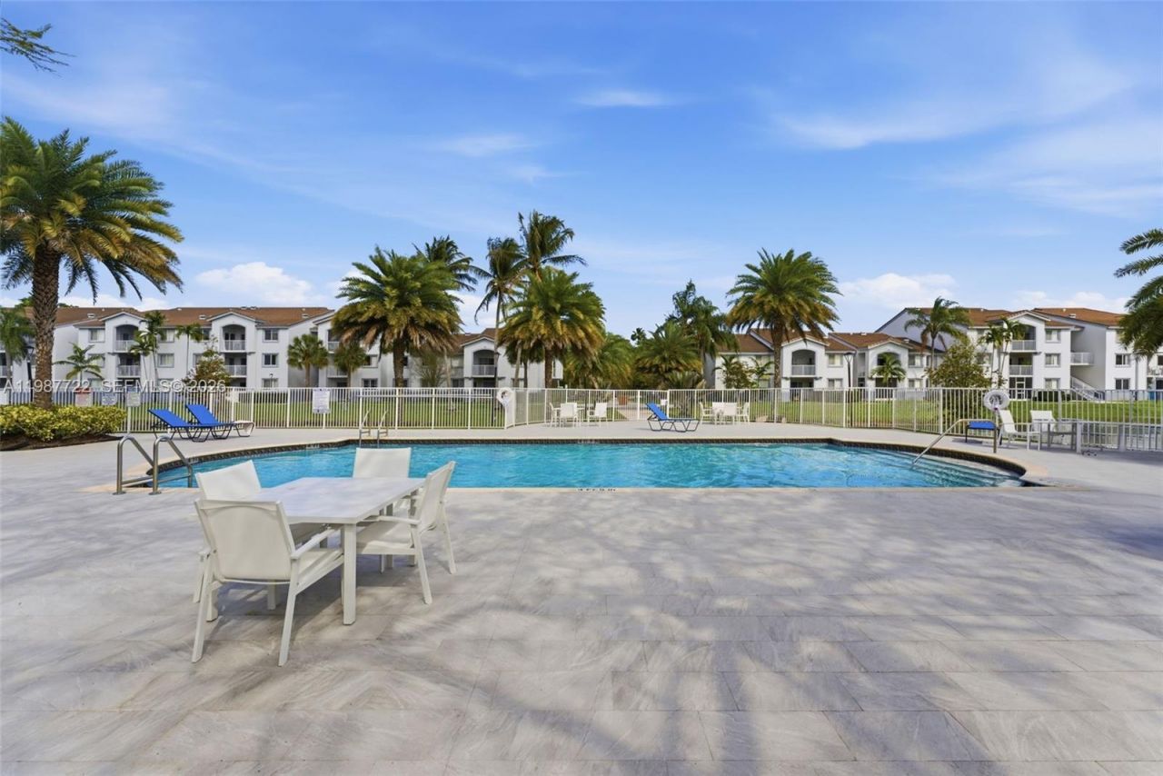 2640 S University Dr , Unit 230, Davie, FL 33328 Photo